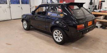 Toyota Starlet med ford escort mk1 framskärmsbreddare 73-89